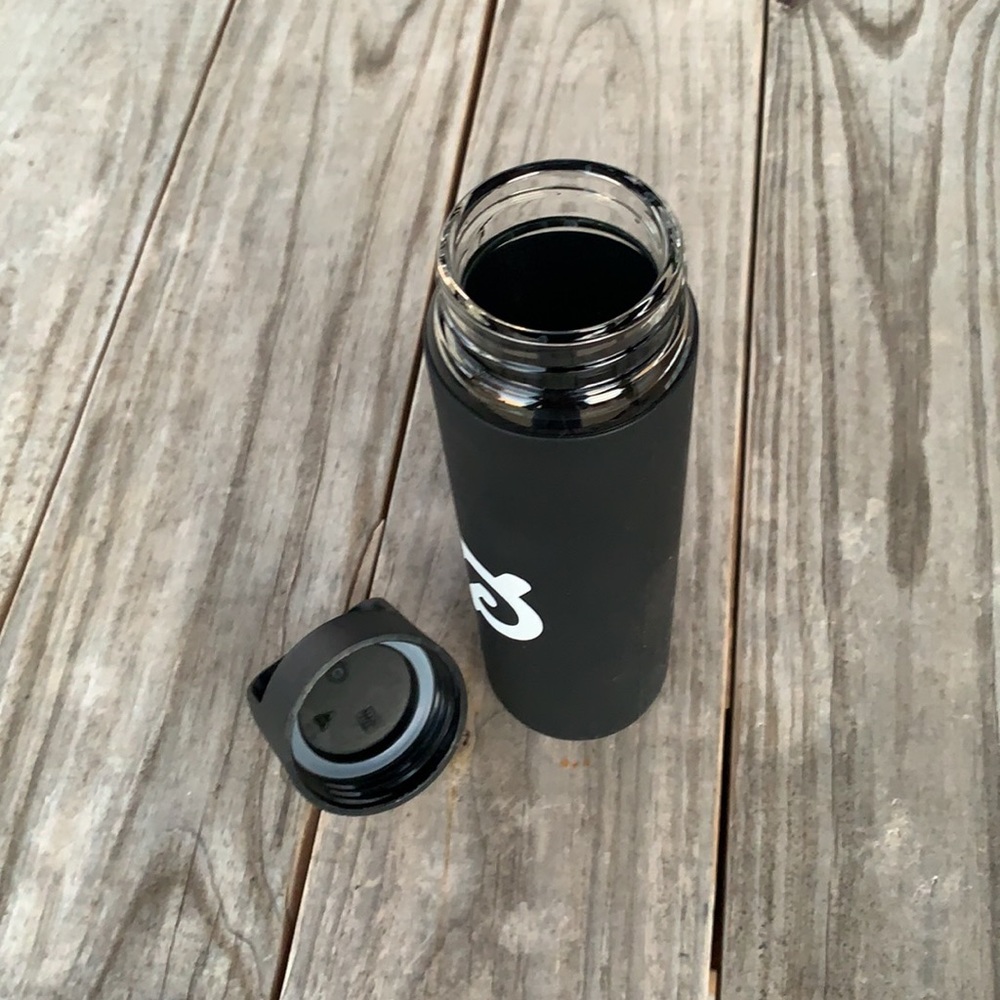 Peloton Glass Water Bottle Black Silicon Cover - Picture 6 of 8